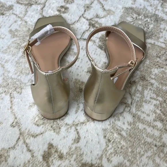 Steve Madden kitten heel square toe sandals in gold.