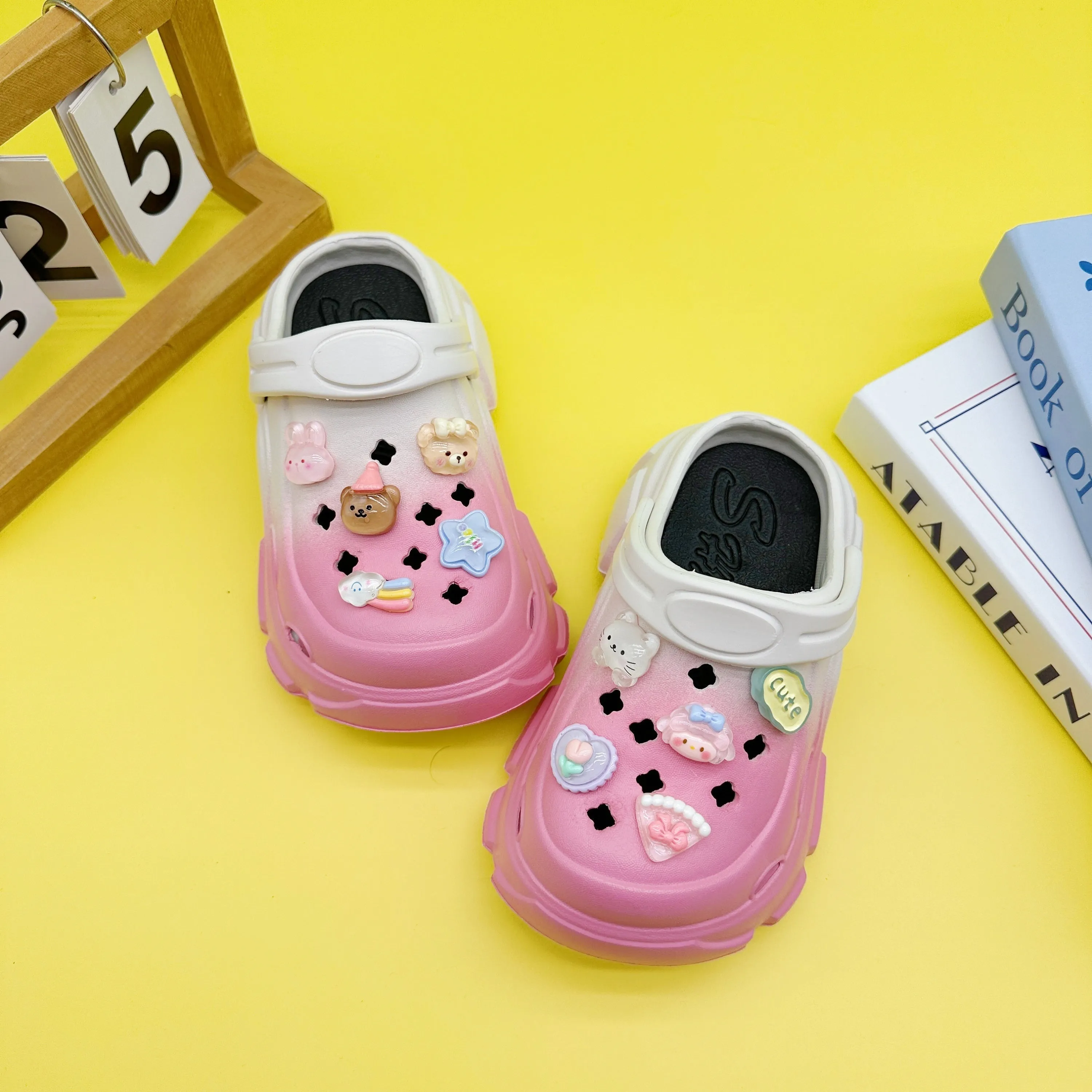 Trendy Cute Clogs For Girls, Non-slip Slip On Water Shoes For Outdoor Beach