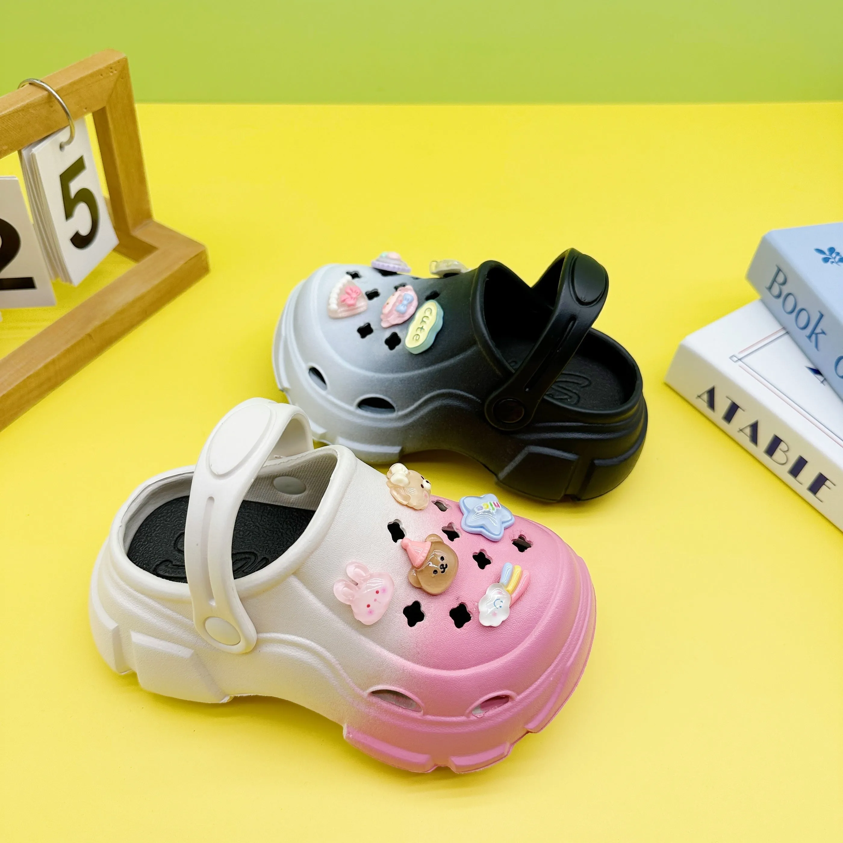 Trendy Cute Clogs For Girls, Non-slip Slip On Water Shoes For Outdoor Beach