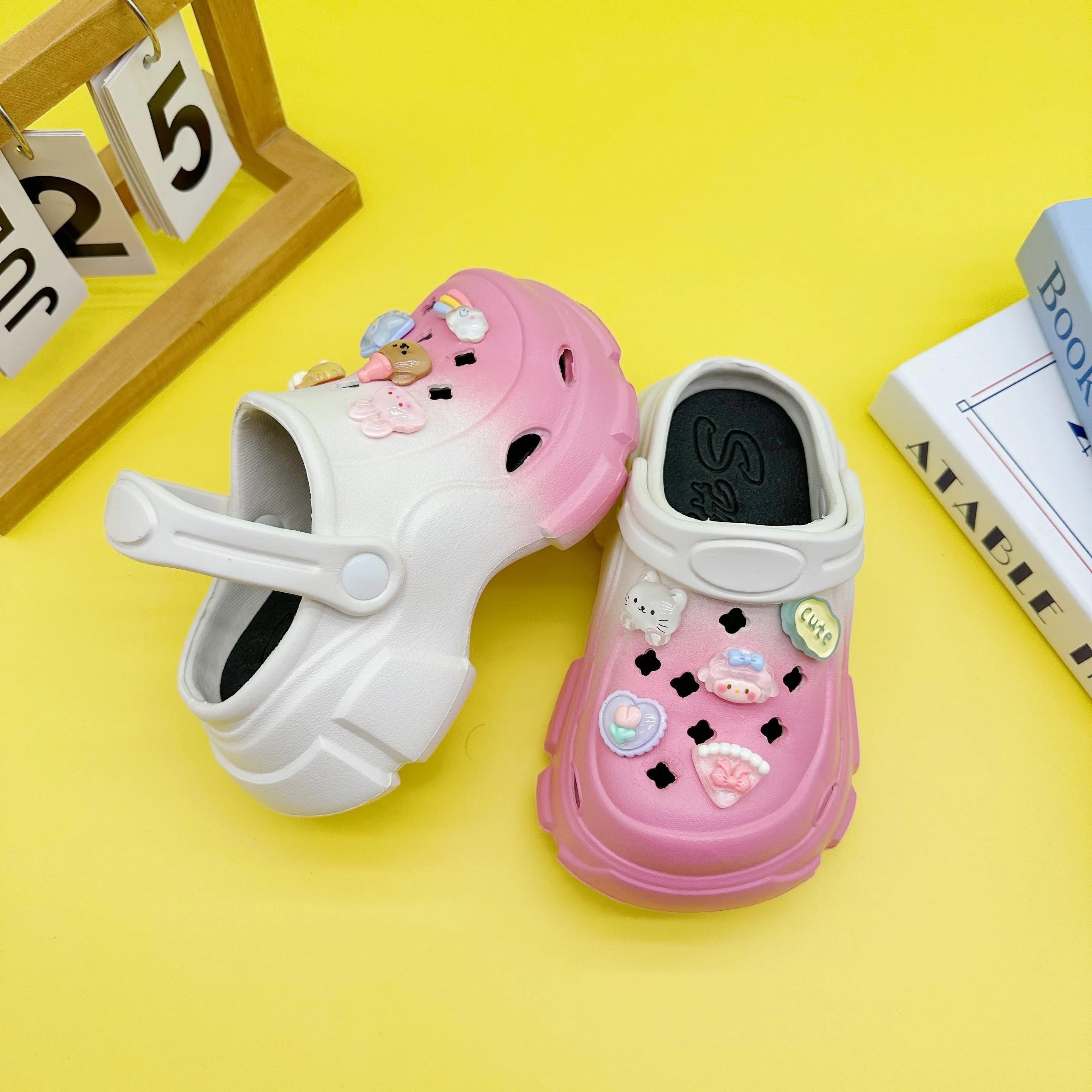 Trendy Cute Clogs For Girls, Non-slip Slip On Water Shoes For Outdoor Beach