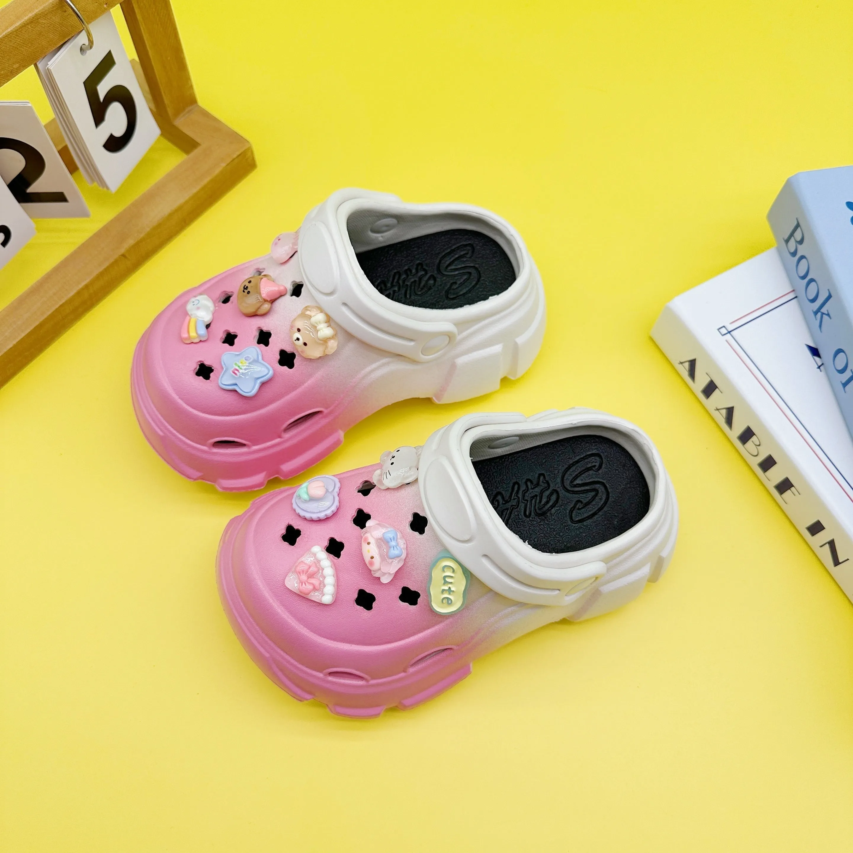 Trendy Cute Clogs For Girls, Non-slip Slip On Water Shoes For Outdoor Beach