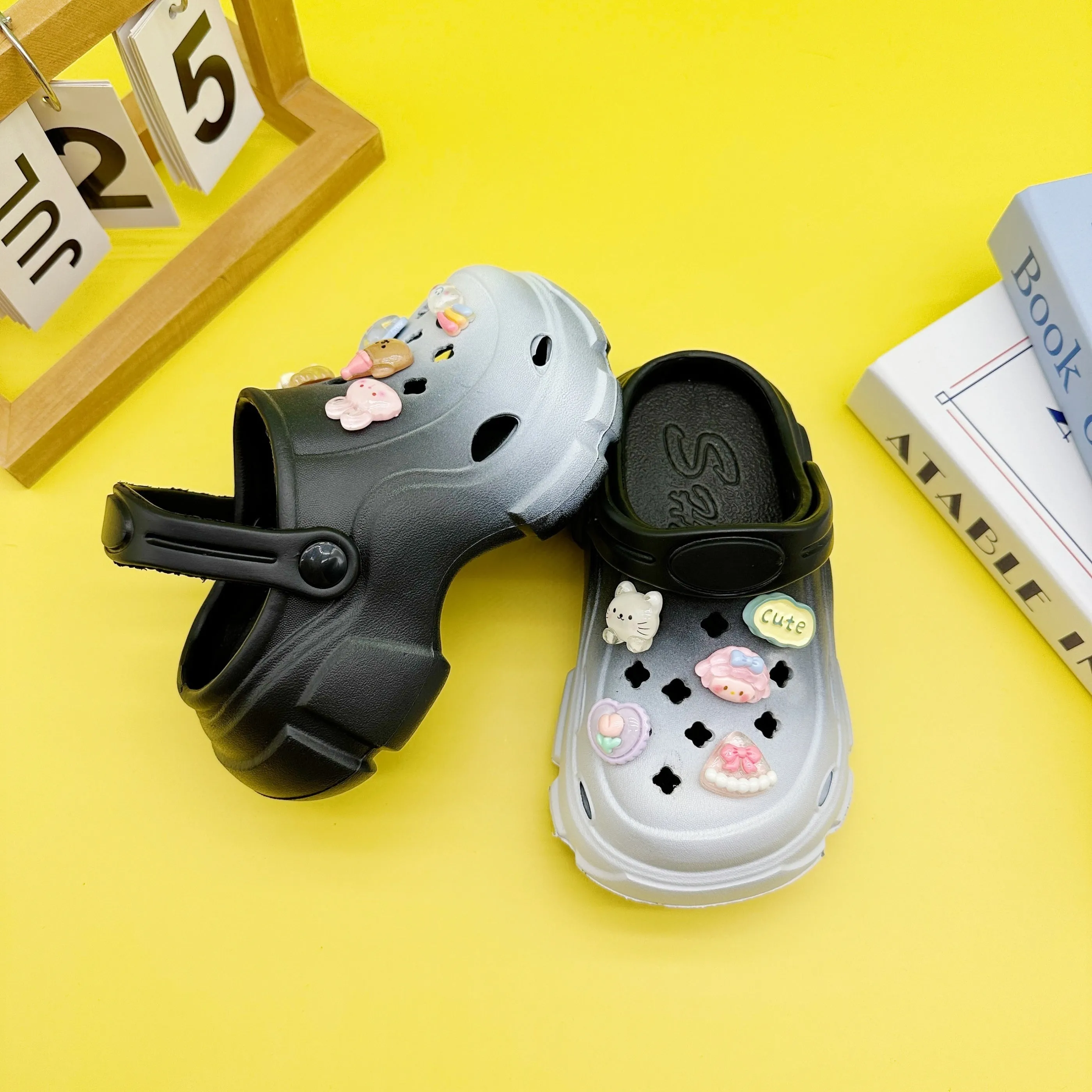 Trendy Cute Clogs For Girls, Non-slip Slip On Water Shoes For Outdoor Beach