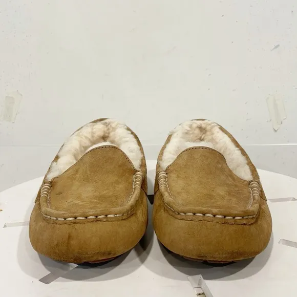 Ugg Genuine Suede Womens Sz 8 Ansley slippers Loafers Tan