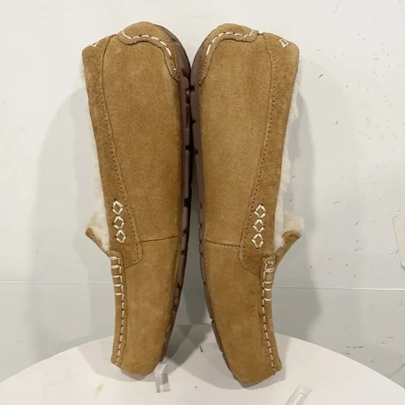 Ugg Genuine Suede Womens Sz 8 Ansley slippers Loafers Tan