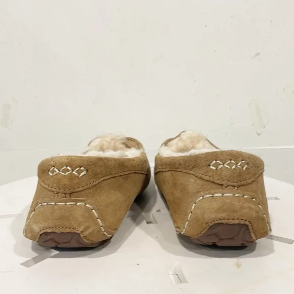 Ugg Genuine Suede Womens Sz 8 Ansley slippers Loafers Tan