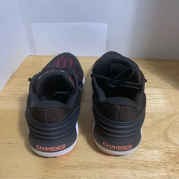 Under Armour Mens Charged Rogue Black Red White Sneakers  Size 10‎