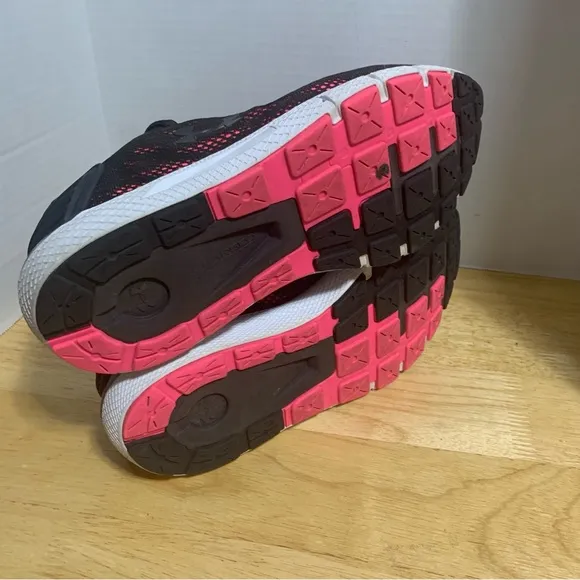Under Armour Mens Charged Rogue Black Red White Sneakers  Size 10‎
